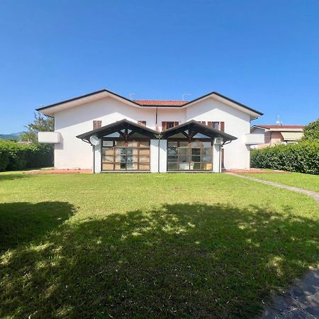 Villino Cocca Villa Marina di Massa Eksteriør billede